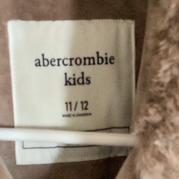 Abercrombie Kids Faux Fur Bomber Jacket - Picture 4 of 7